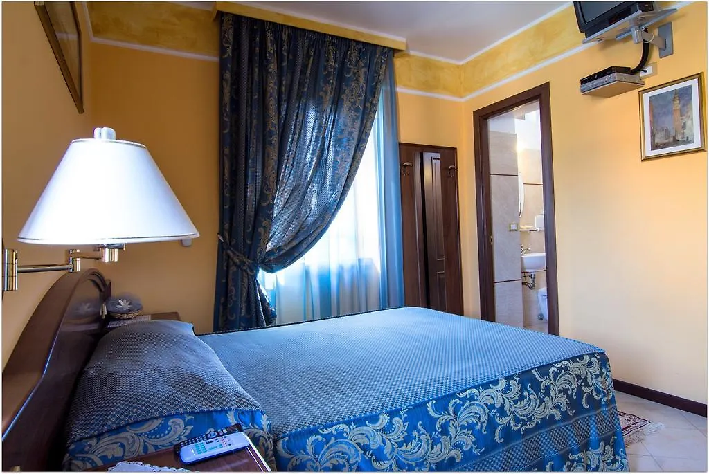 B&B Degli Amici Ciampino 2*,  Italy